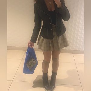 Meet your Posher, Amira 💗